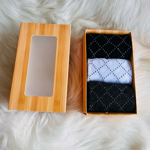 Socks - Picture 2 of 3